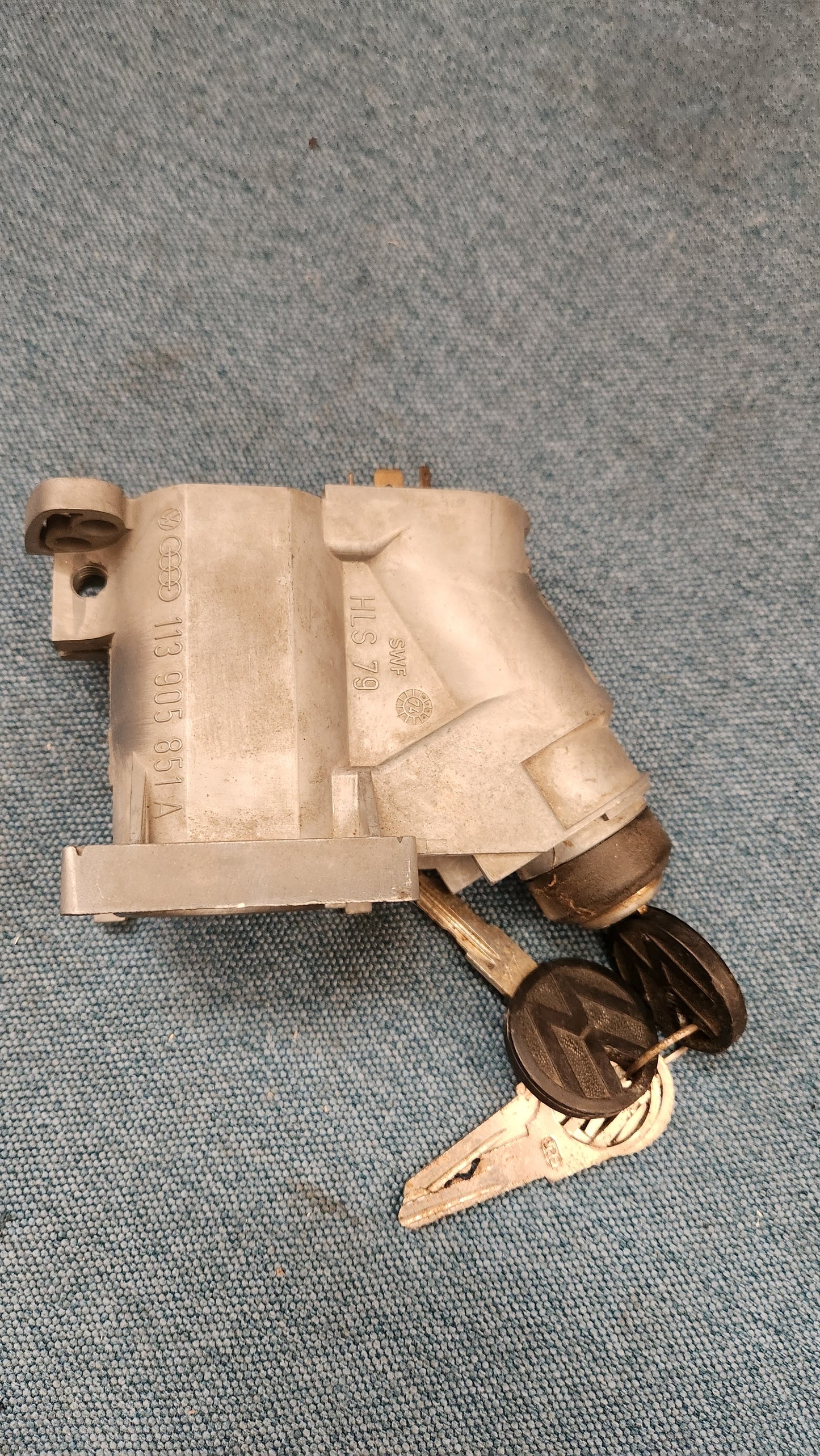 Lenkradschloss Käfer/Porsche 924/944 113905851A Nos