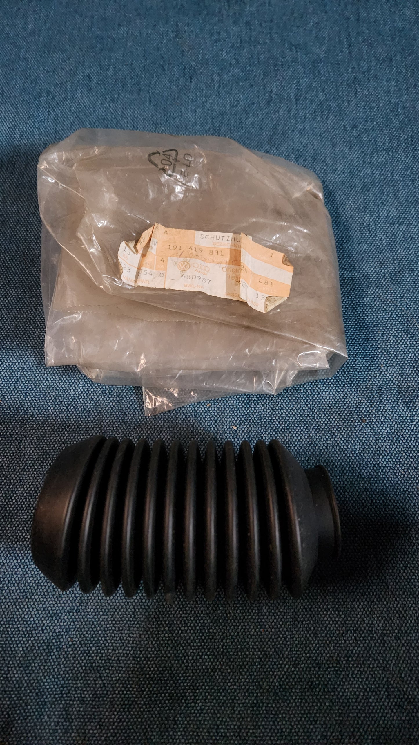 Lenkgetriebmanschette Golf2/Jetta2 191419831 Nos H1