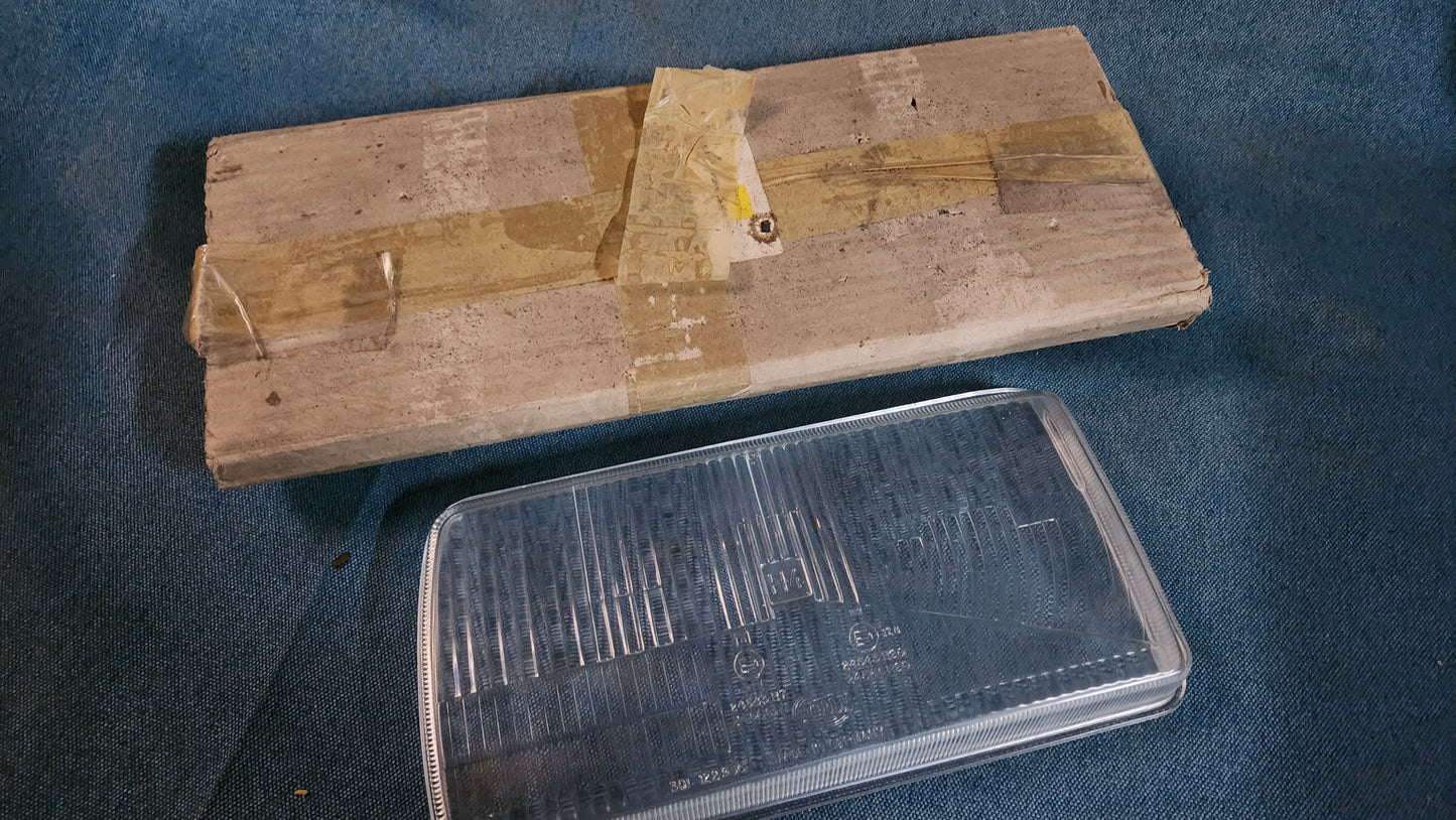 Audi 100 C2 Type43 lens headlight left 431941115C Nos B2