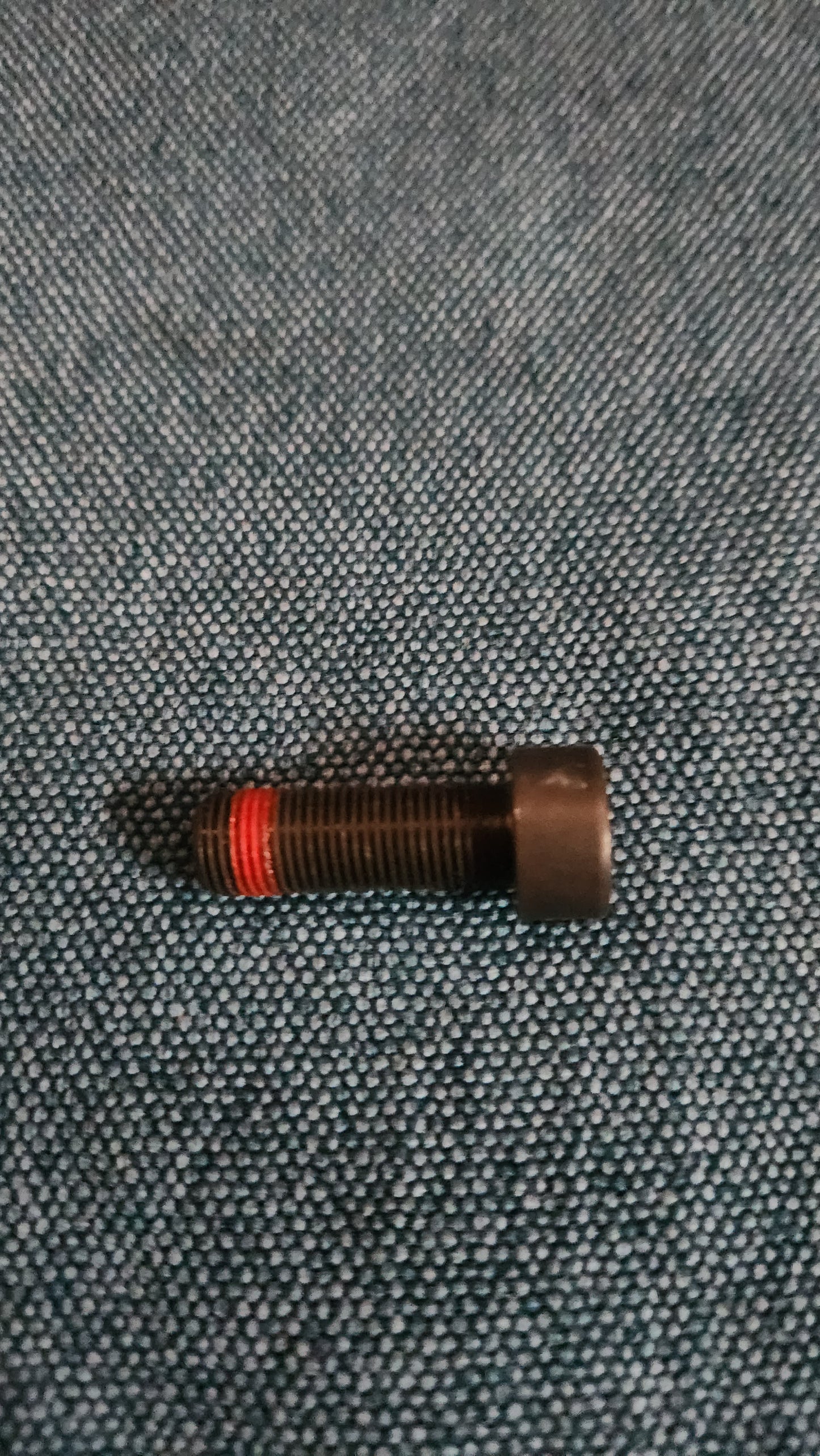 Zylinderschraube mit Innenvielzahn M10x1x29 Golf 1/2/3/4/Jetta1/2/Bora 90665101 Nos G5