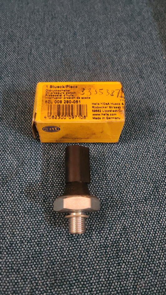 Oil Pressure Switch Hella Amarok/Beetle 5C7/Caddy/3/4/5/T5/T6 Bus/Crafter/Golf/5/6/Eos/Touran 1T1/Touareg/Sharan/Audi A3 8V/8P/A4 B8/B9/A5/A6/C5/C6/C7/A8 4D2/Q2/Q3 6ZL008280051 NOS/New M7