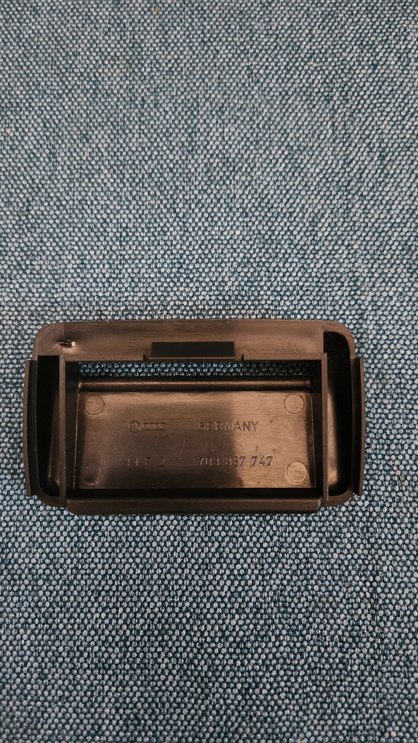 Gurtbandführung T4/T5/T6 Bus 703857747 Nos H7