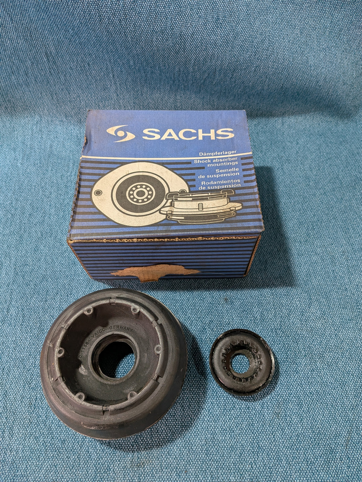 Joustintuen ylätuki, jousijalan laakeri Sachs 802261 Caddy 2 9KV/Corrado/Golf 3/4/Vento/Polo 6N/Sharan 357412331AS1 NOS/Uusi C10