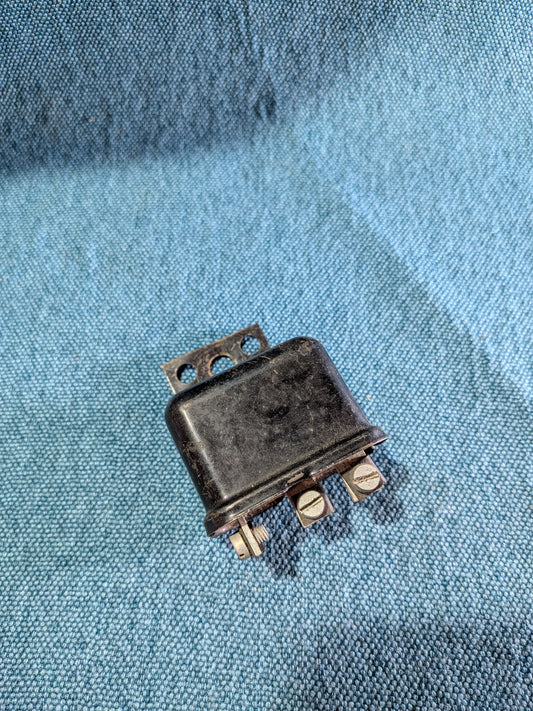 Bosch Relay SH/SE 16/2 6V Porsche/356 03320030 Used B18