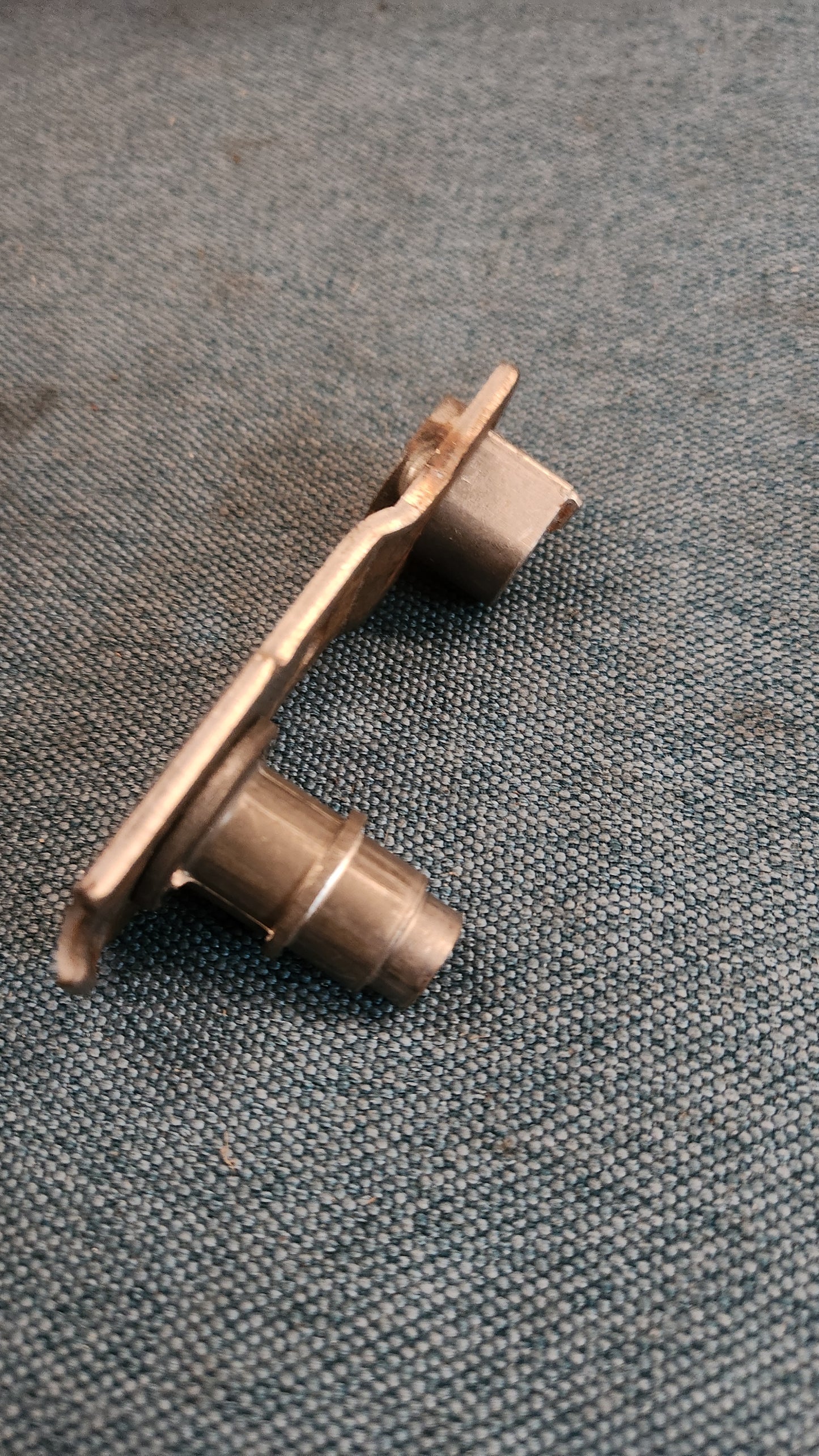 Gleitstück für Sitz Links  Caddy/9K/Golf/3/Polo/6N  357881142G Nos I6
