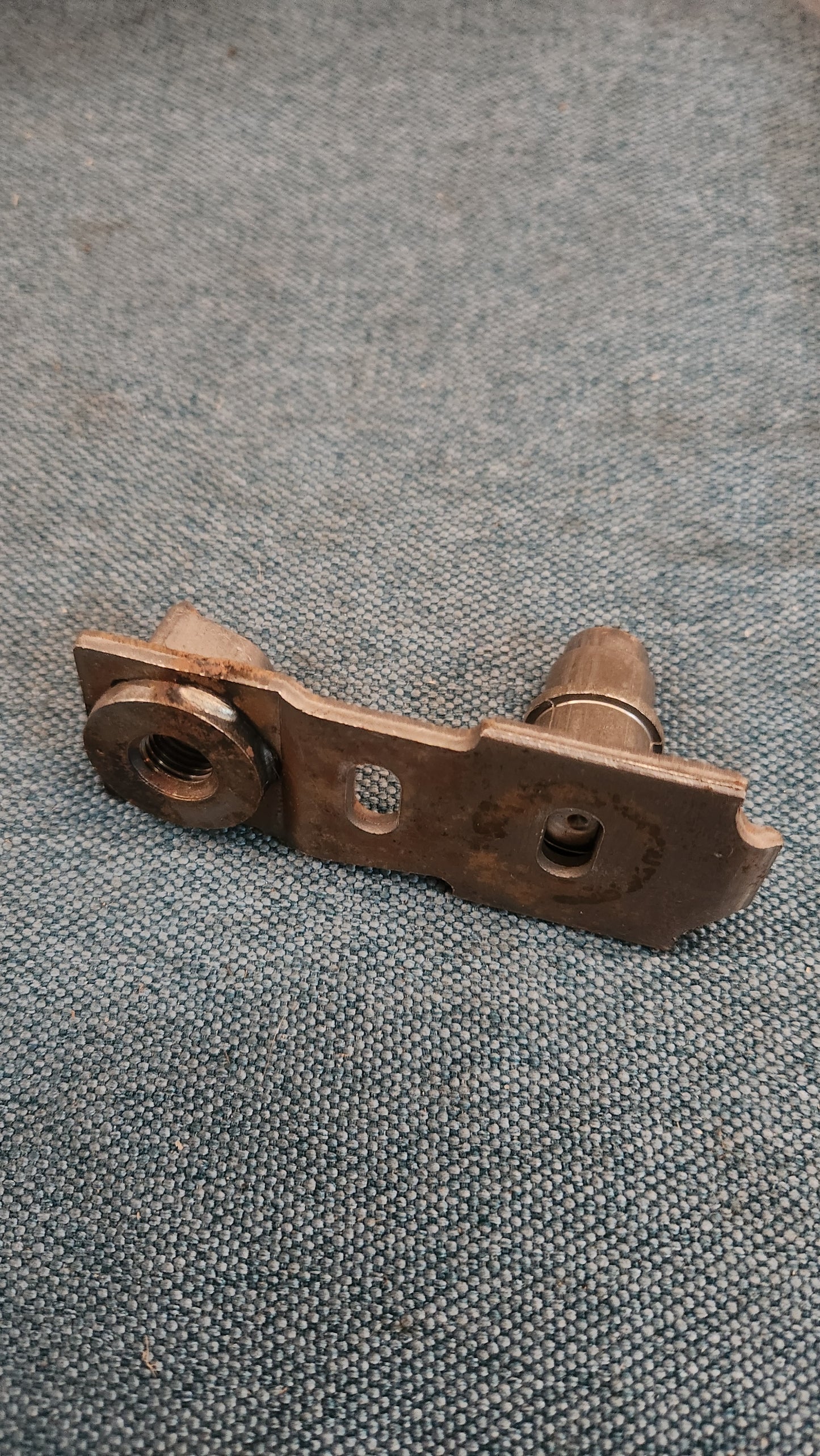Gleitstück für Sitz Links  Caddy/9K/Golf/3/Polo/6N  357881142G Nos I6