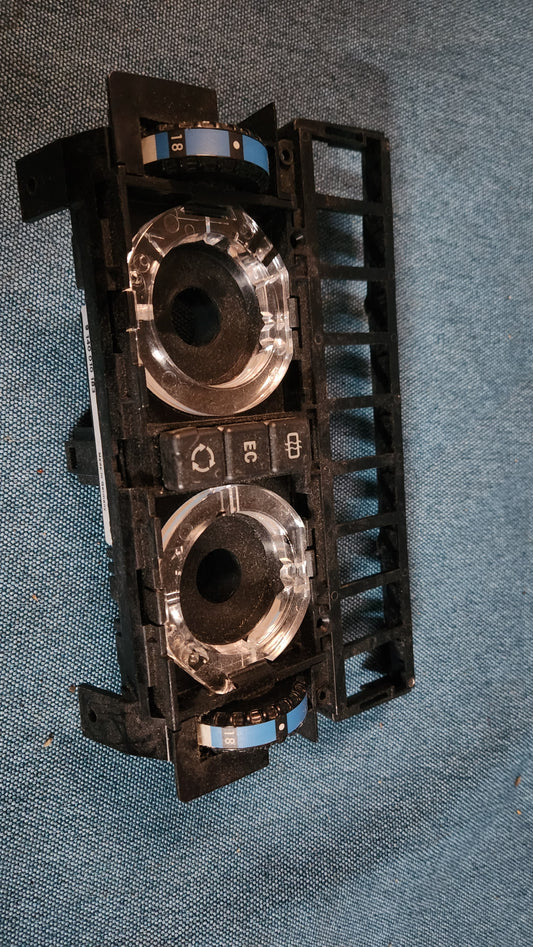 Mercedes W124 Klimabedienteil 1248303885 Gebraucht D8