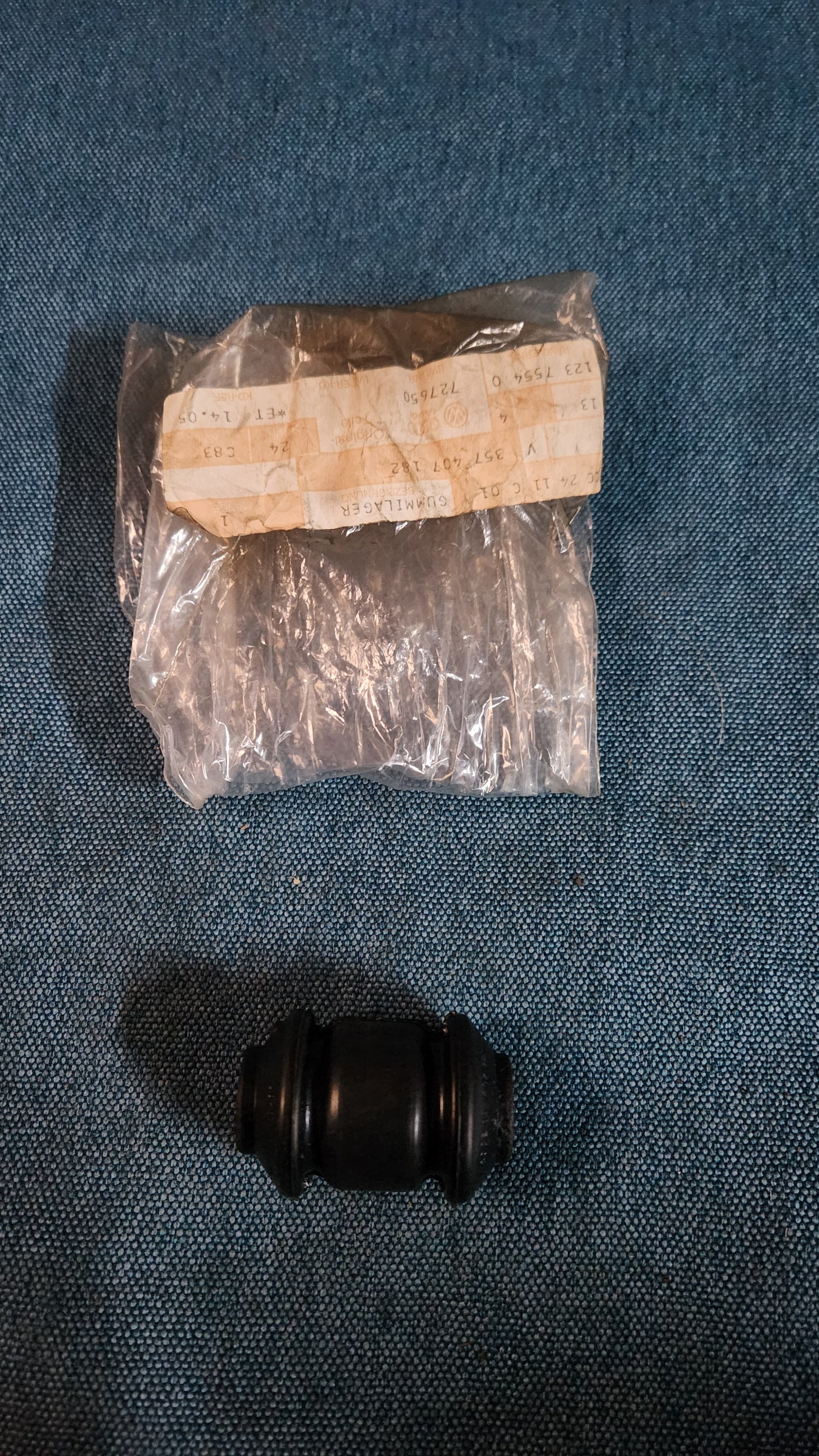 Querlenkerlager Golf/Jetta2/Golf3/4/Vento/Caddy9KV/Bora/Padsat B3/B4/New Beetle/Audi TT 357407182 Nos H1