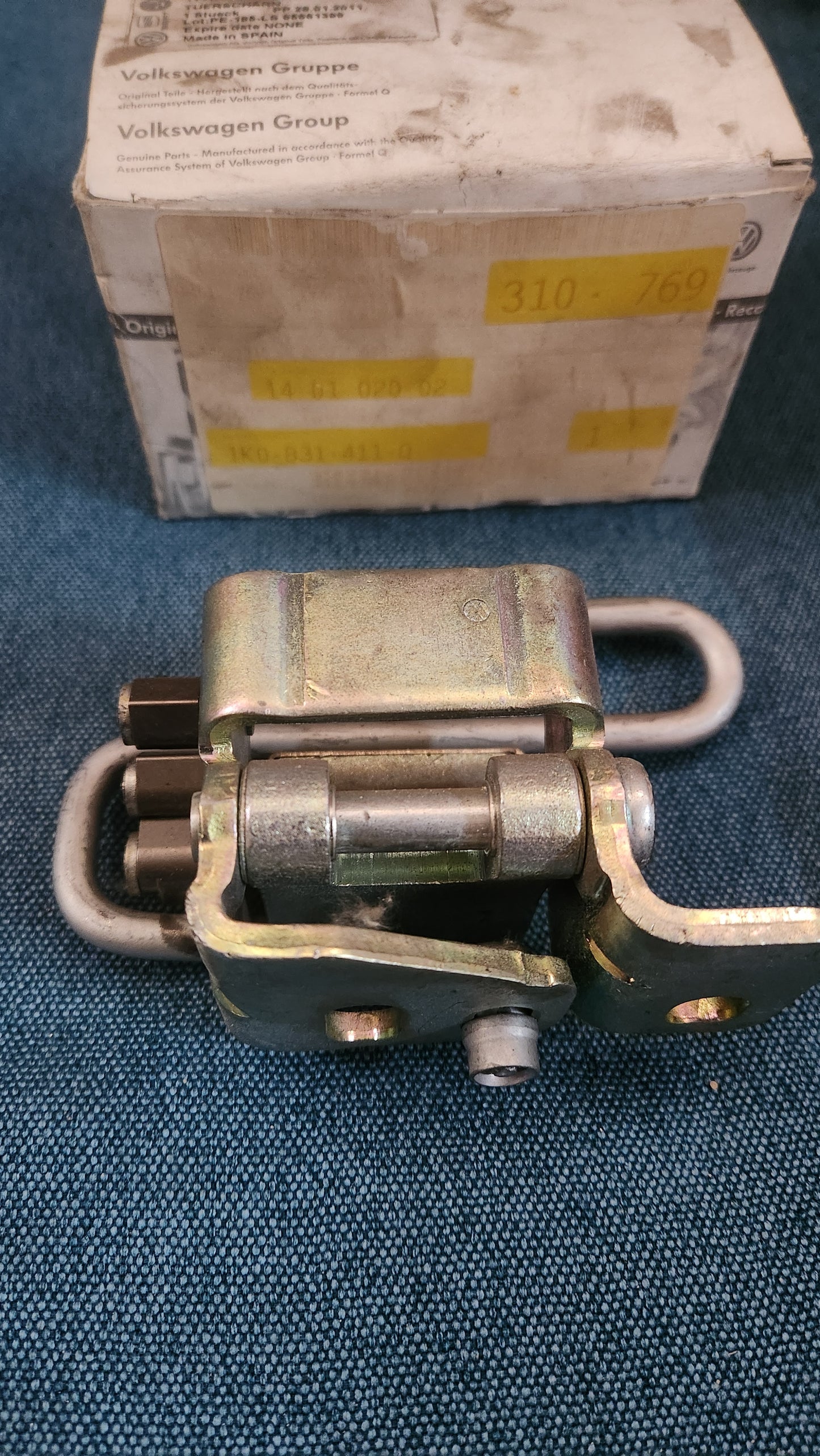 Door Hinge Golf 4/Bora 1K0831411Q NOS F