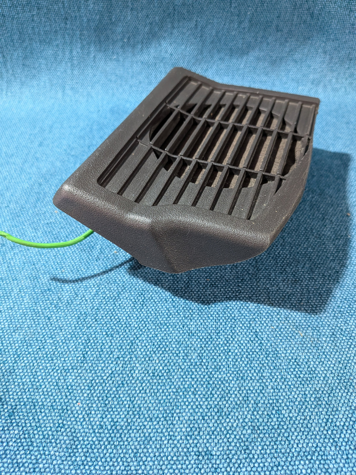 Loudspeaker Cover Audi 80 B2 Type 81/85/Coupe 811035402 Used