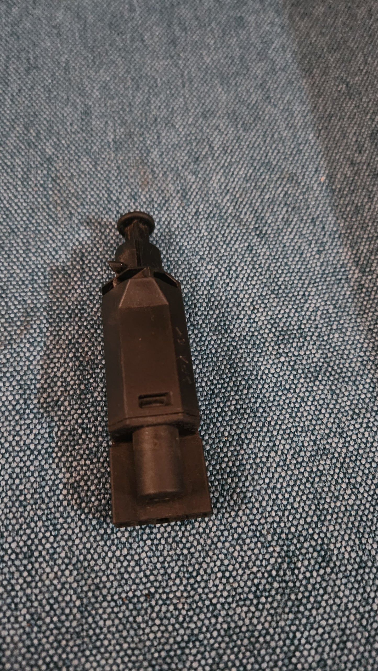 Brake Light Switch Golf 3/Vento/T4 Bus/Lupo/Polo/6N/9N/Golf 4/Bora/New Beetle/Audi TT/Skoda Octavia/Seat Leon/Toledo 1H0927189D Nos M8