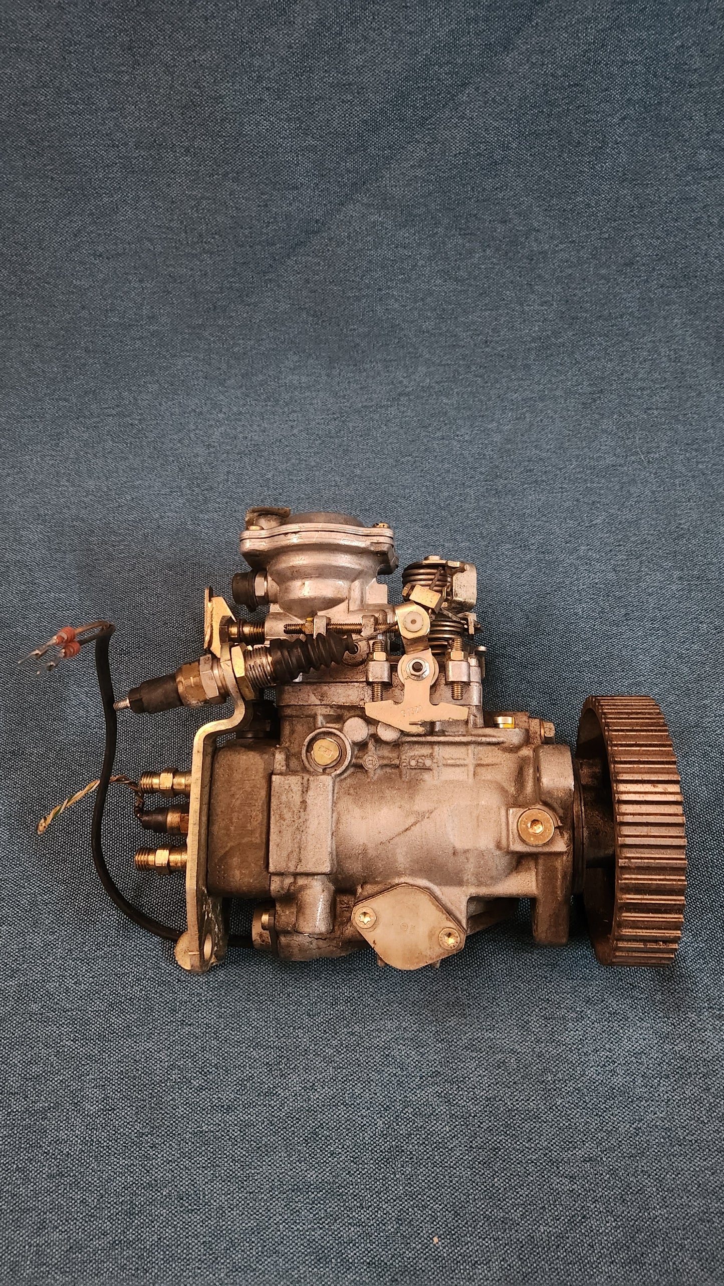 Einspritzpumpe Hochdruckpumpe Golf3/Vento/Passat 35I B3/B4/Caddy 9kV /Polo6N 028130115S Gebraucht