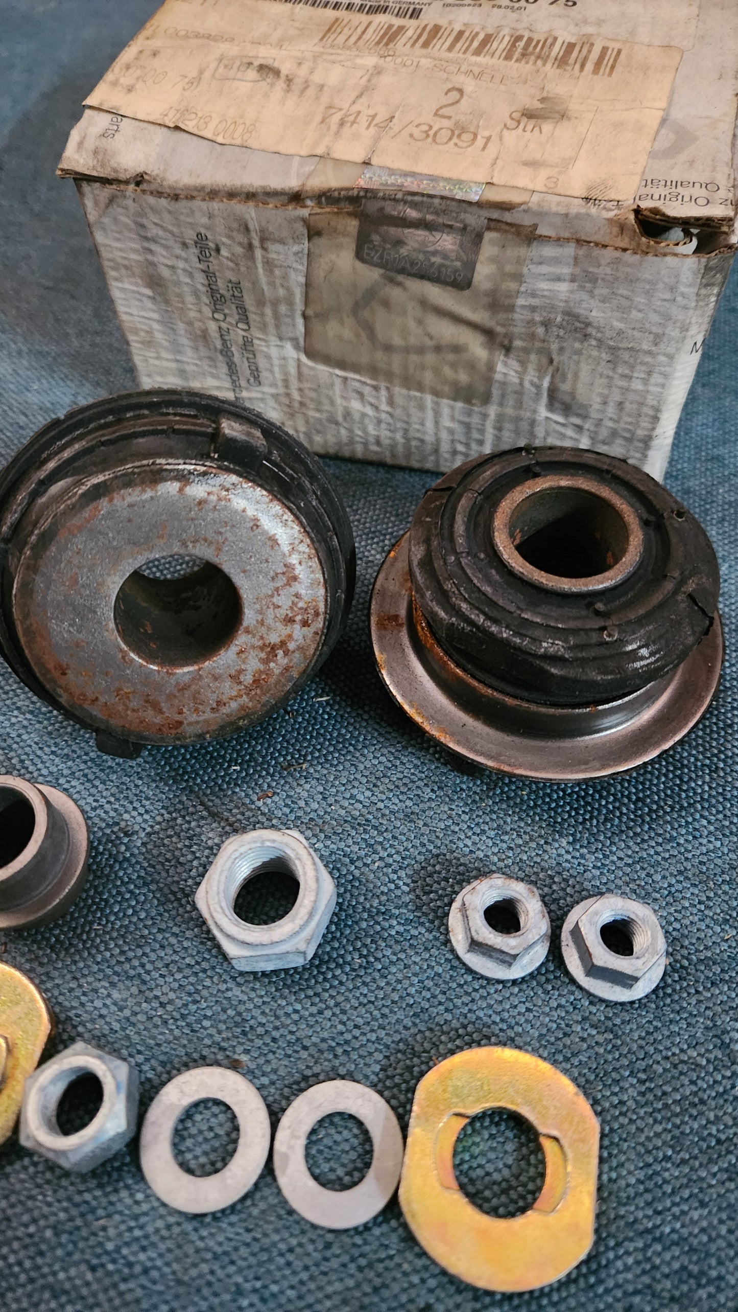 Querlenker Lager Mercedes W202 2023300075 Nos F6