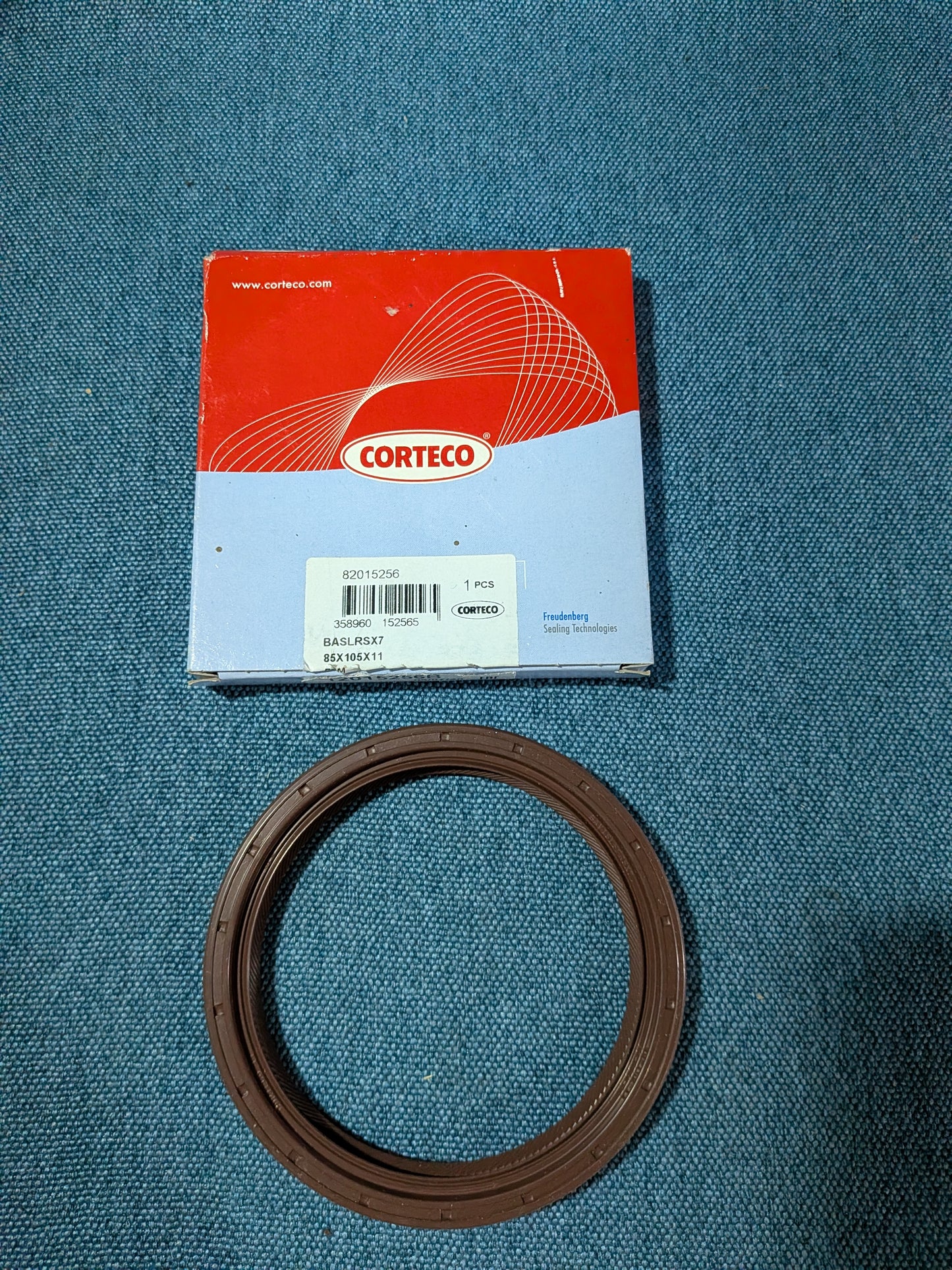 Crankshaft seal Corteco 12015256B Caddy 2 9KV/Corrado/Derby/Golf/Jetta/1/2/3/4/Vento/Iltis/K70/Karmann Ghia/LT1/Lupo/Passat/B1/B2/B3/B4/Polo/86C/6N/Santana/Scirocco/1/2/T3/T4 Bus/Audi 80/90/B1/B2/B3/B4/100/200/C3/C4/A4 B5/A6 C4/V8 068103053 NOS/New