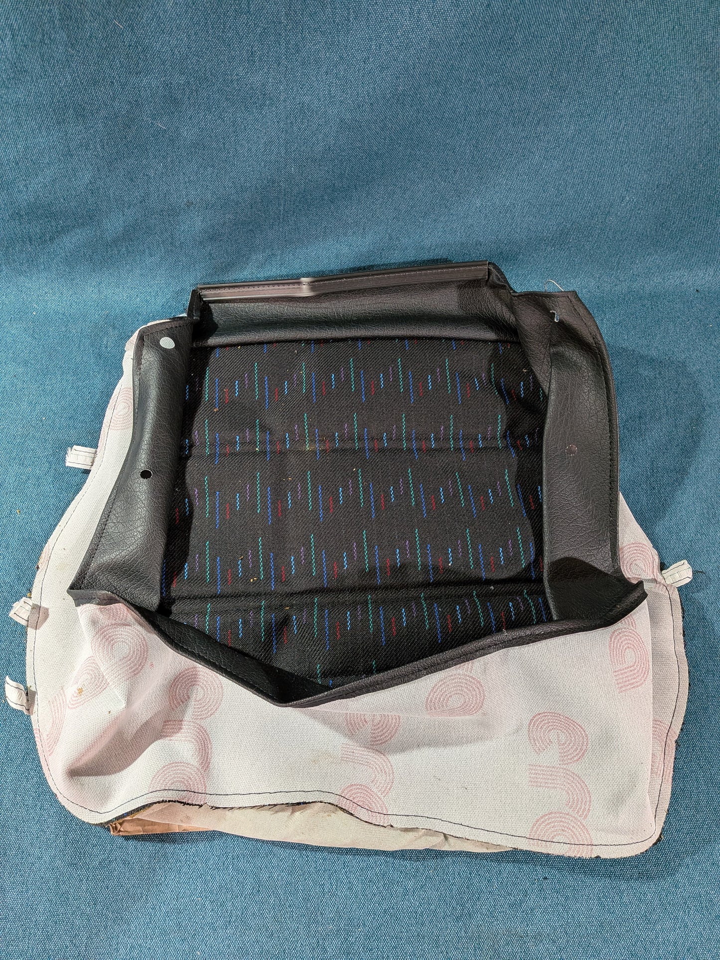 Sitzbezug vorne Golf 3 1H0881405 NOS A18