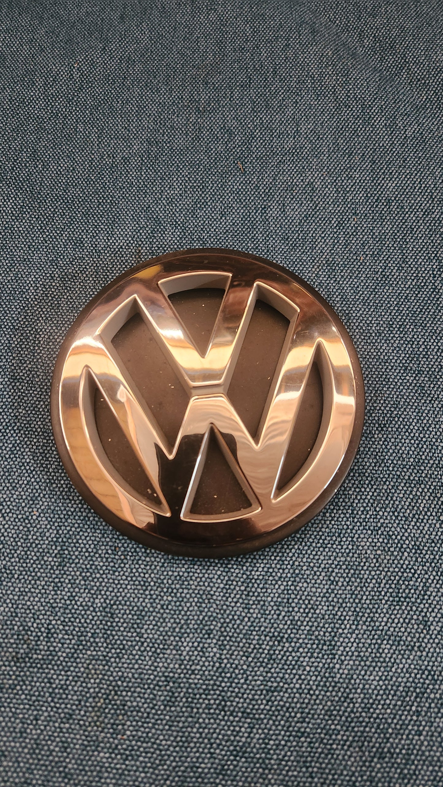 Emblem Tailgate T3/T4 Bus 701853601 Nos L8