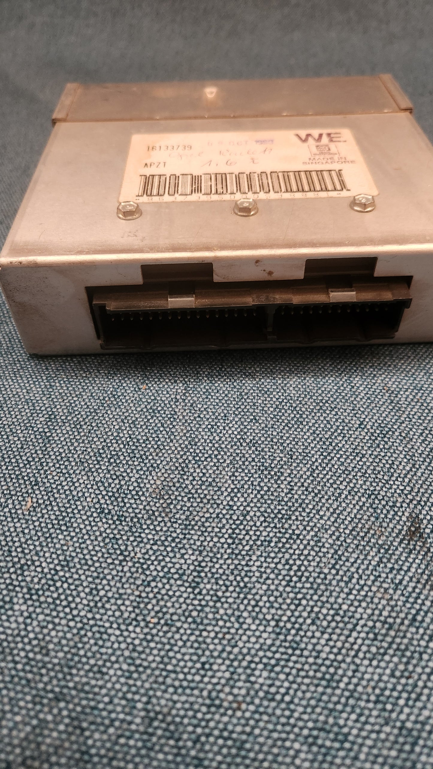 Engine control unit Opel Kadett 1.6 C16NZ 16133739 WE Used M4