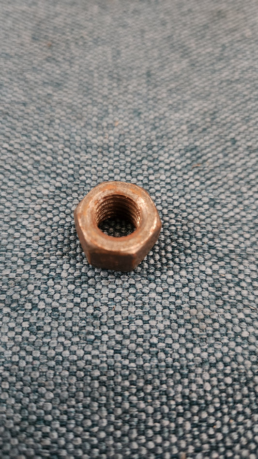 Mutter für Zylinderkopf T1/T2/T3/Bus 021101457 Nos K4