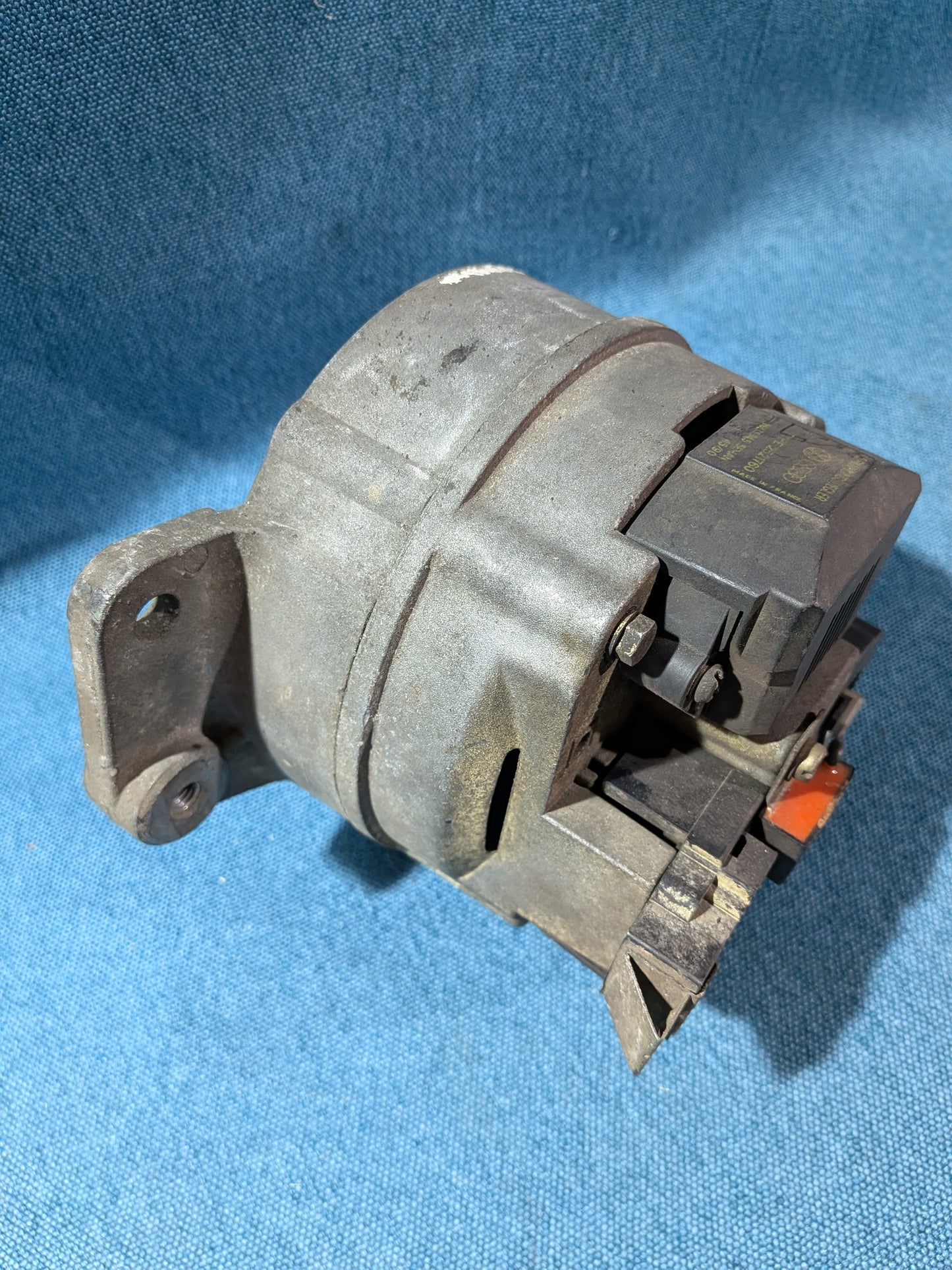 Lichtmaschine Passat/B1/B2/Golf/Jetta/Scirocco/1/2/Caddy14D/LT1/T3 Bus/Audi 80/90/B2/100/200/C2/C3 036903023T Gebraucht A17