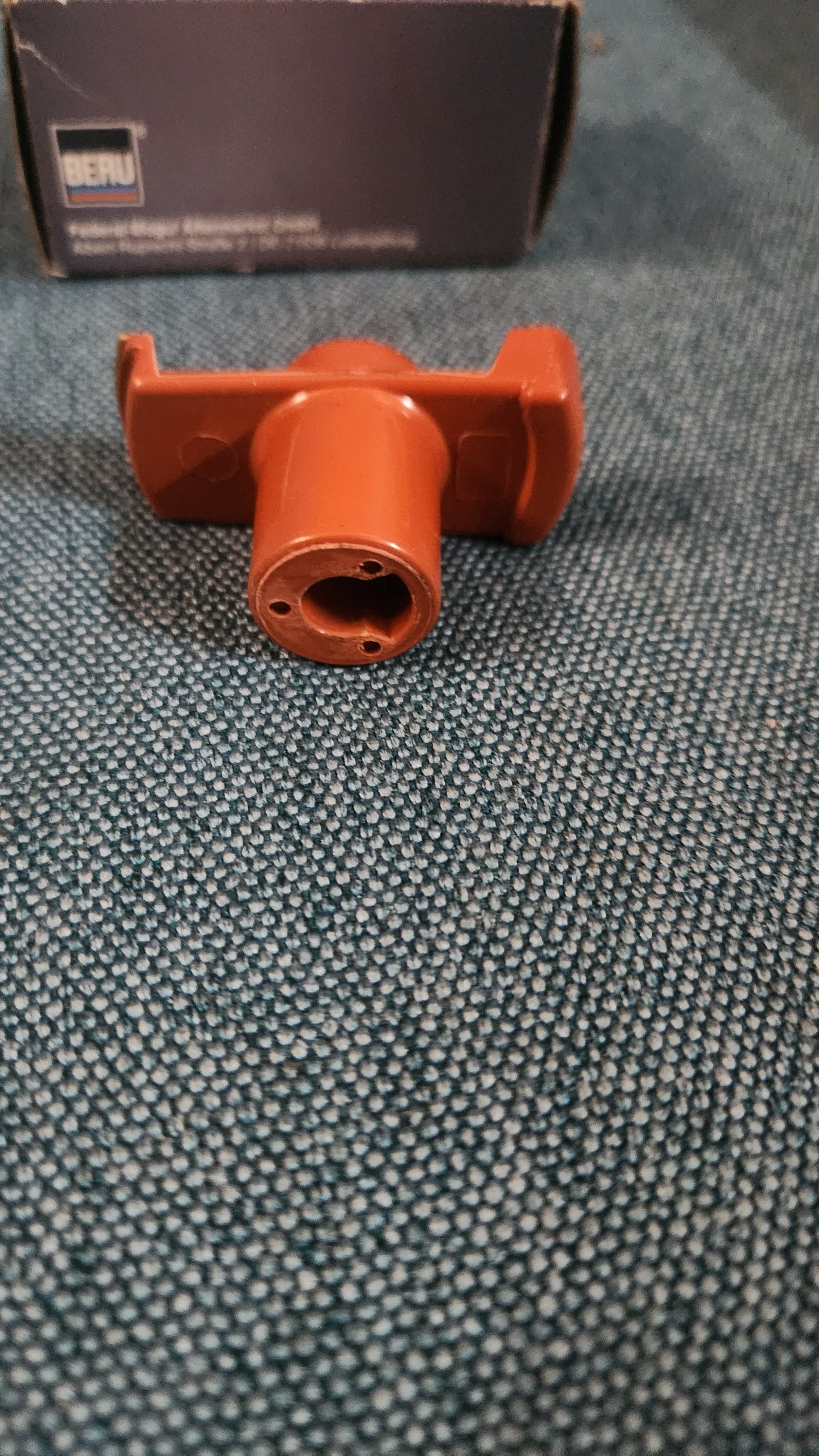 Distributor Rotor Arm Beru Wartburg/Golf/Jetta/2/3/Vento/Polo 86c/6N/Passat 32B B2/Lupo/Audi 80 B2 0300900088 NOS/New M6