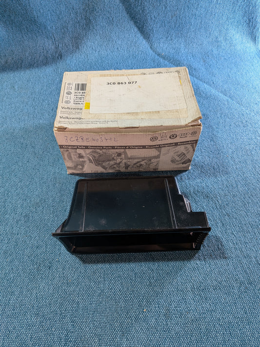 Aschenbecher Passat/B6/B7 3C0863077 NOS F5