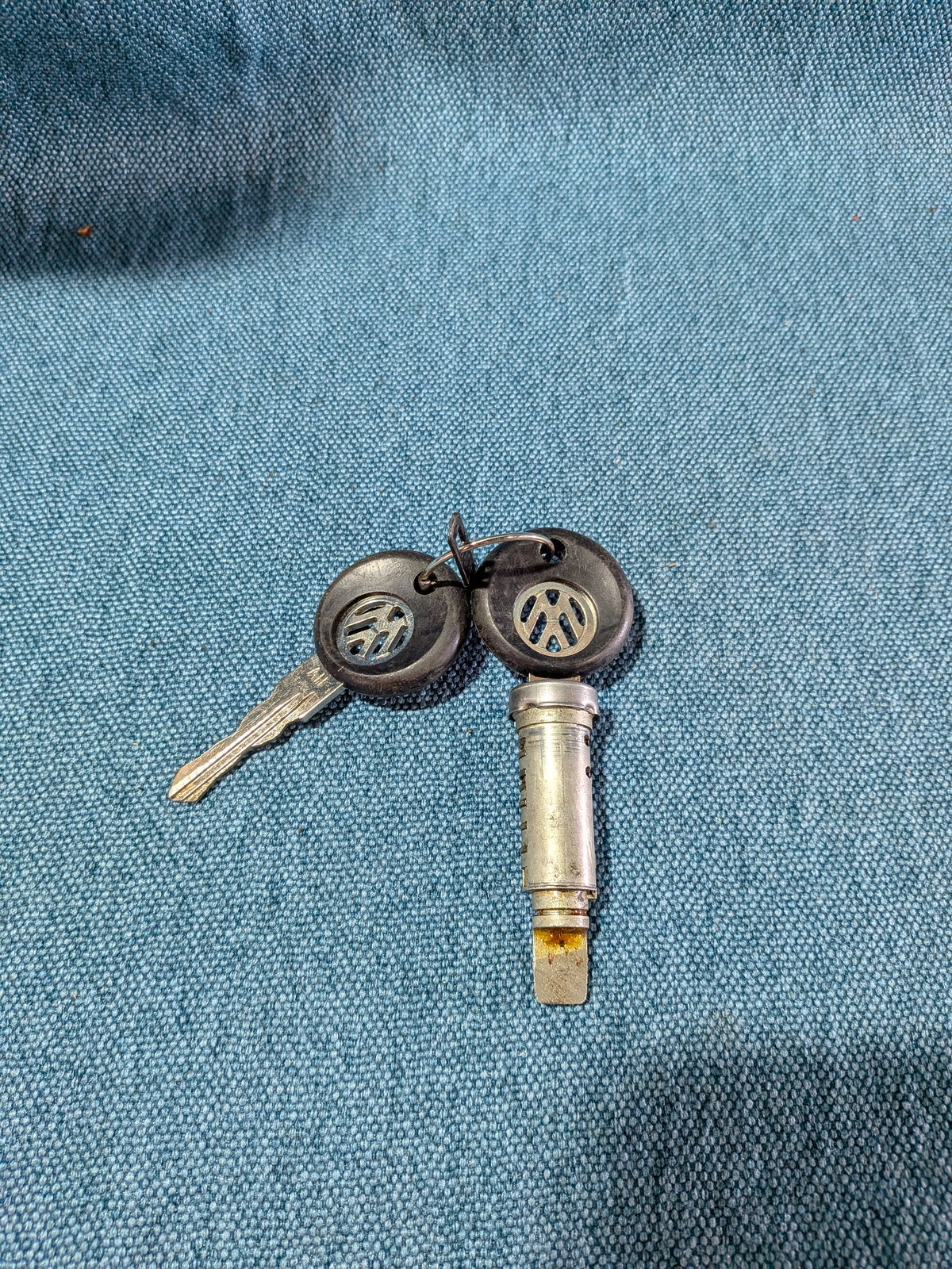 Schließzylinder Heckklappe Golf/Jetta/2/Passat B2 321827573 NOS E12