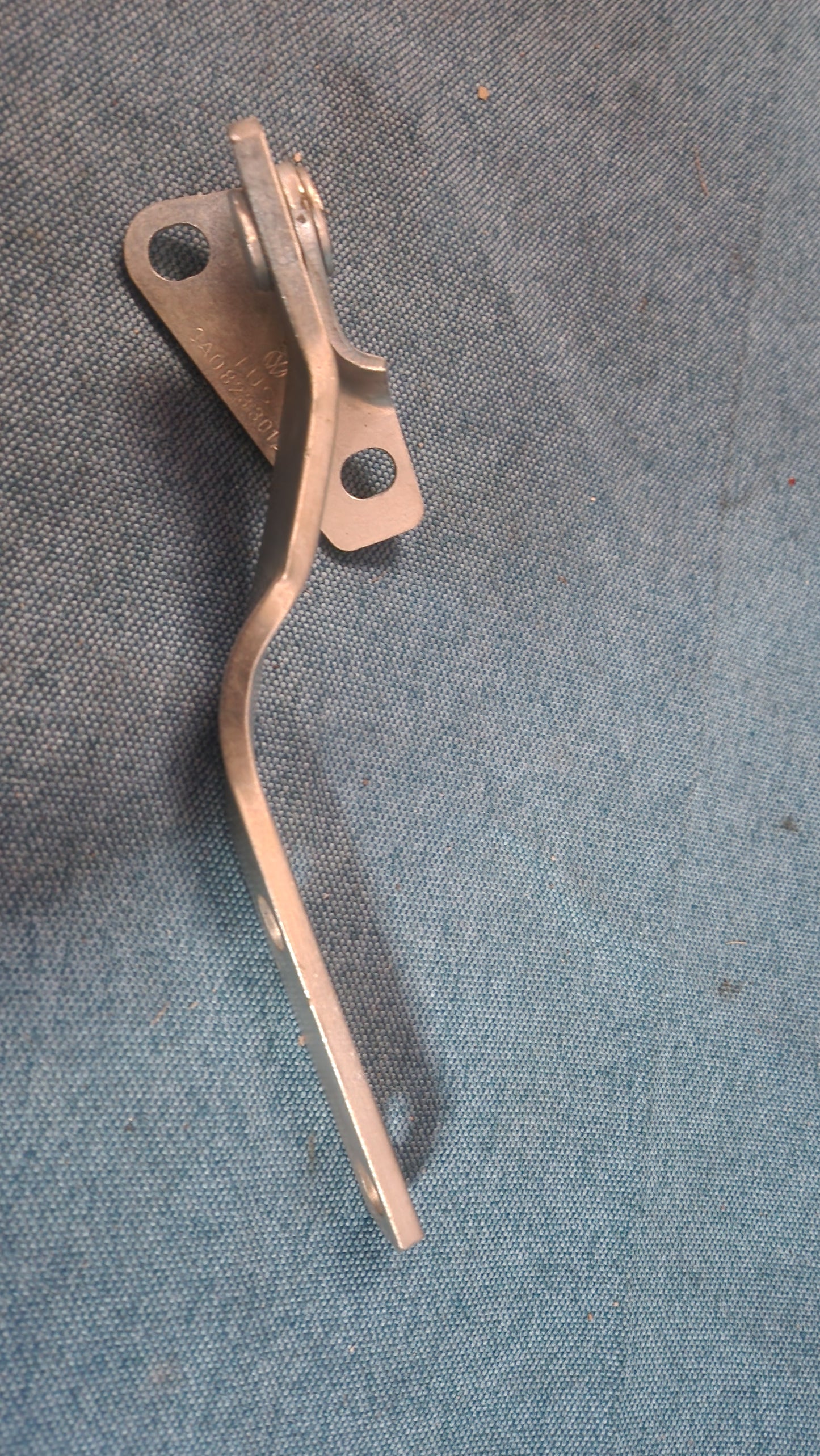 Passat B4 hood hinge 3A0823301A left Nos A2