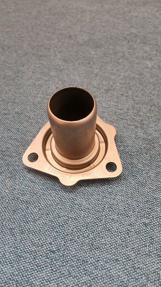 Guide sleeve clutch Passat/3B/BG/Audi 80/90/B3/B4/100/200/C3/C4/A4/B5/B6/B7/A6/C4/C5 012141180B New Old Stock M8