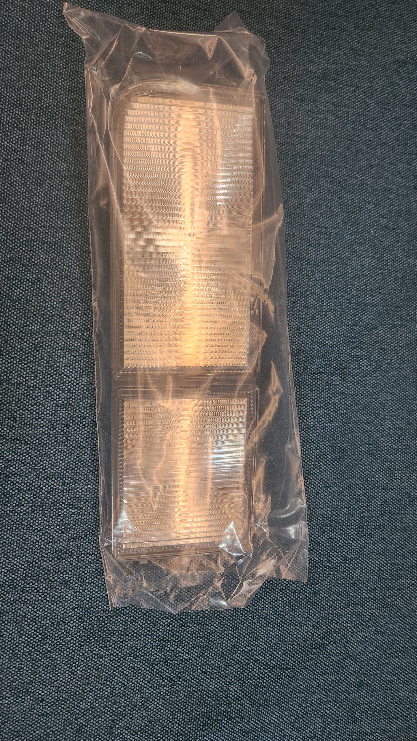 Passat 35I B4 Nebelscheinwerfer Blende links 3A0941777 Nos F9