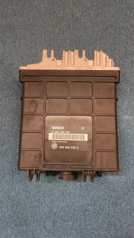 Control unit Golf 3/Vento/Passat 35I B3/B4 ABD 030906026C Nos M4