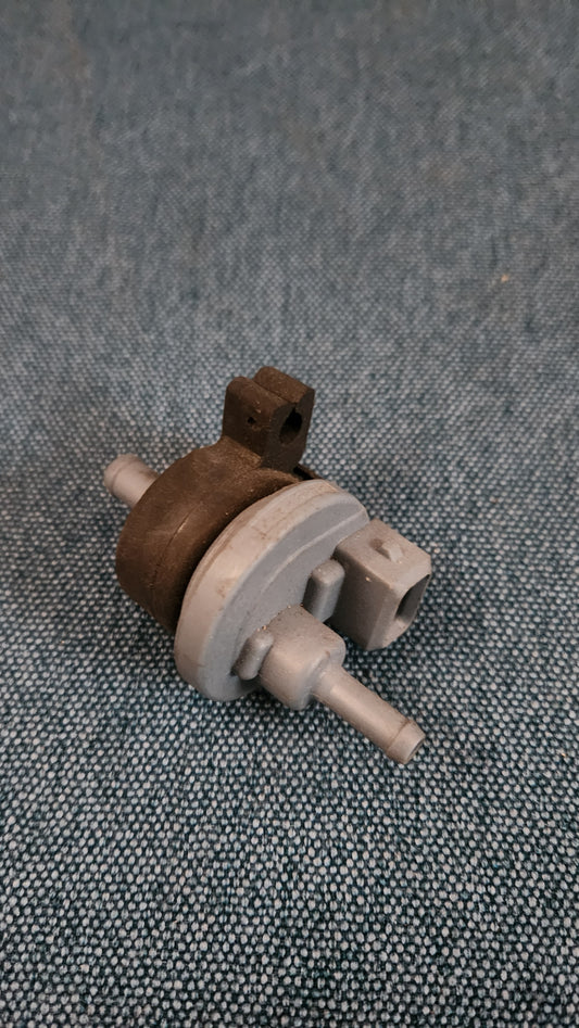 Vacuum Pump Tank Ventilation with Retaining Rubber Corrado/Golf 3/Vento/Passat B4/Polo 6N/Audi 80/90/B3/B4/100/200/C3/C4/V8/A6 C4 0280142155 Nos L7
