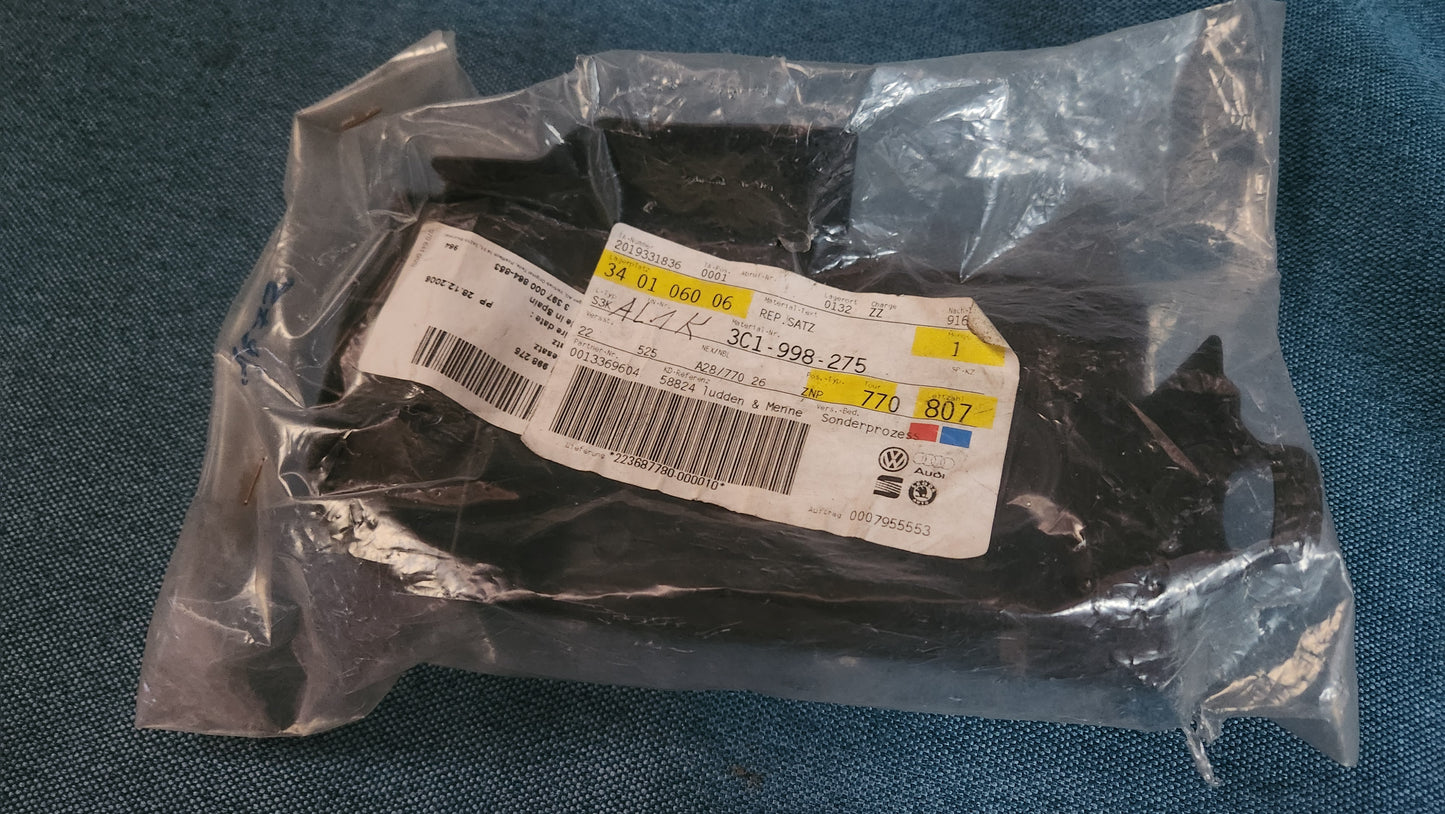 Passat 3C B6 Scheibenwischerabdeckung Nos 3C1998275