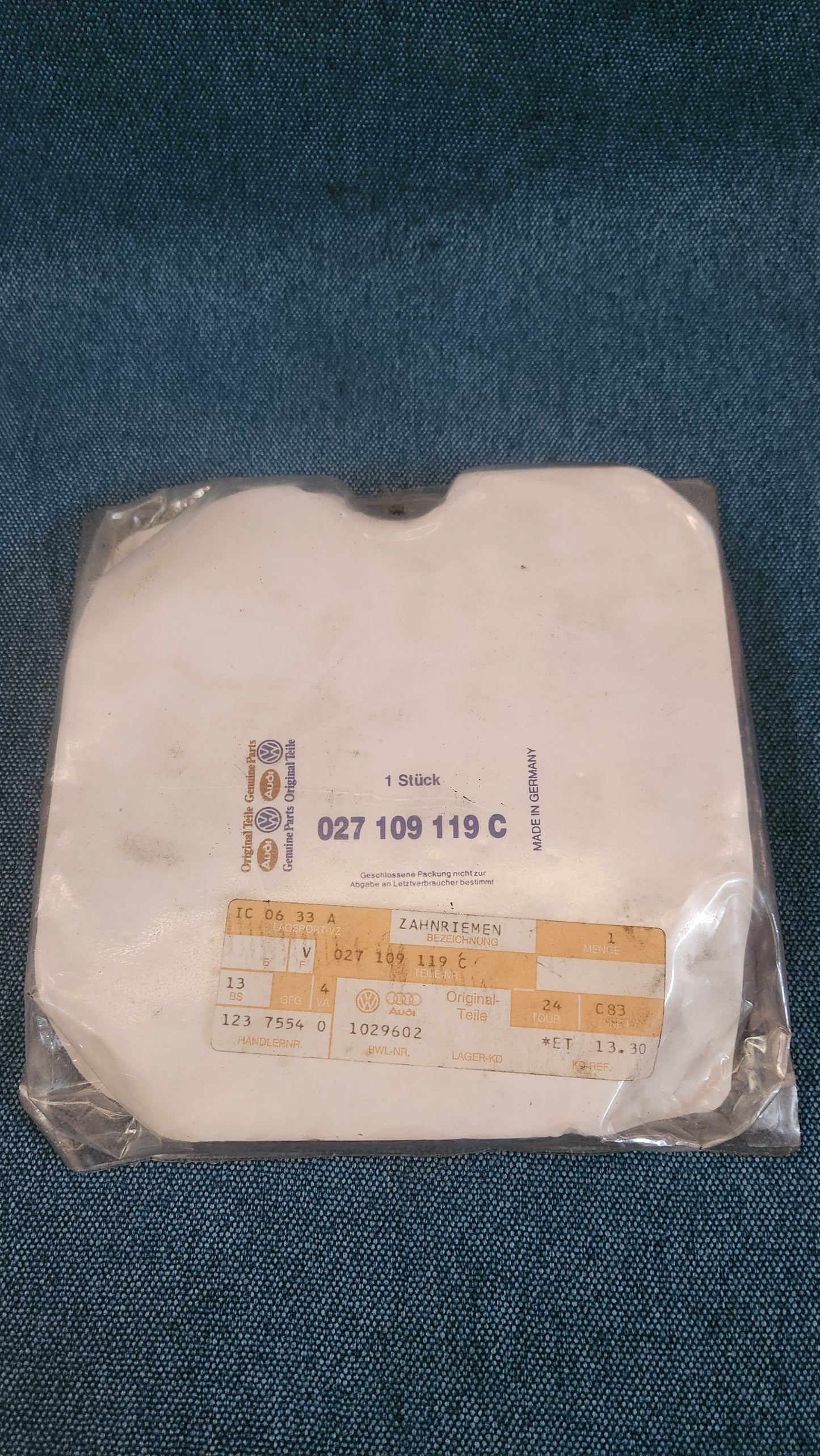 Zahnriemen 16V Golf/Scirocco 2/Audi 80 B3/B4 /100/A6/C4/Corrado  027109119C Nos I4