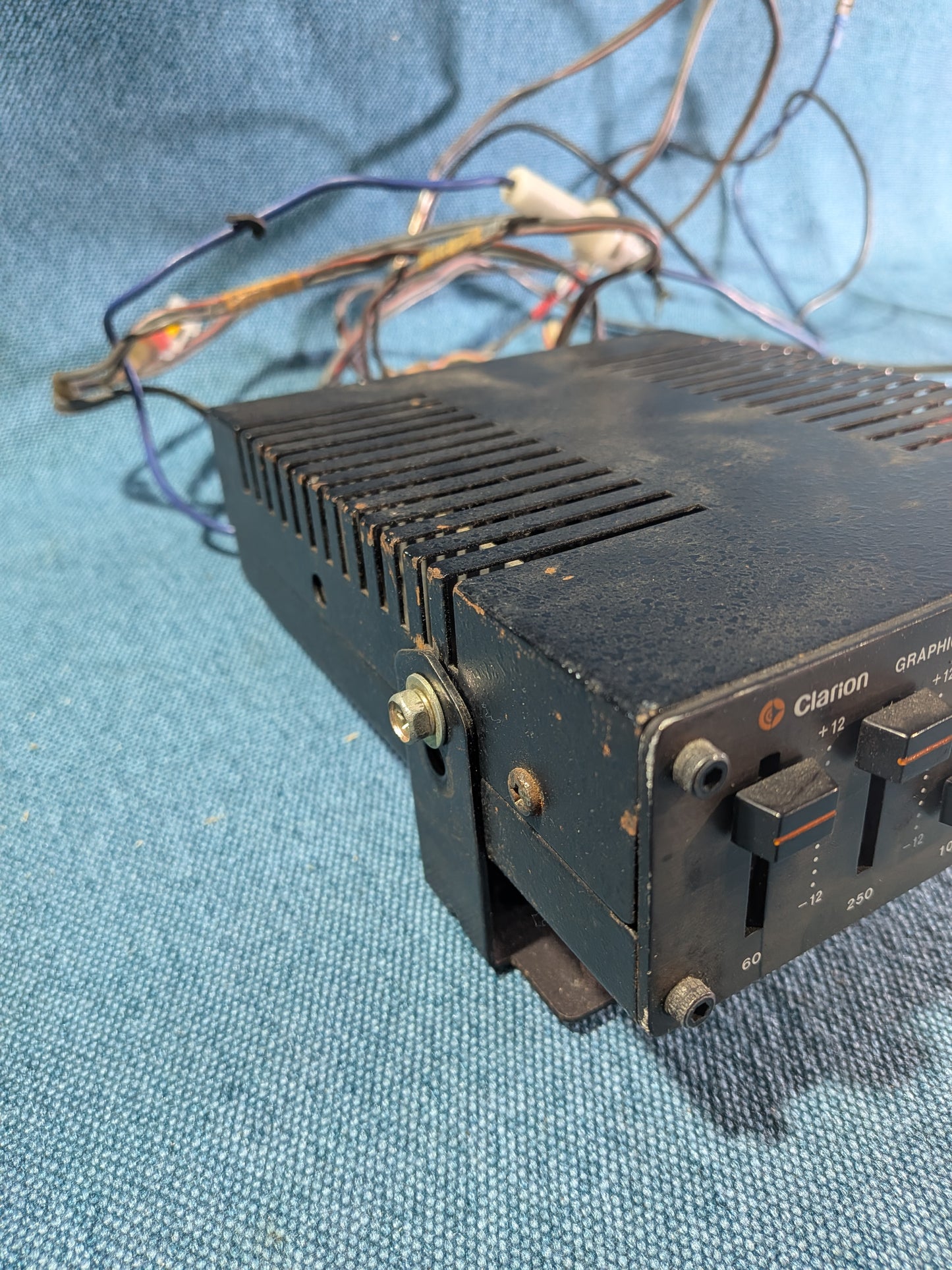 Clarion Equalizer 285065600 Used E11