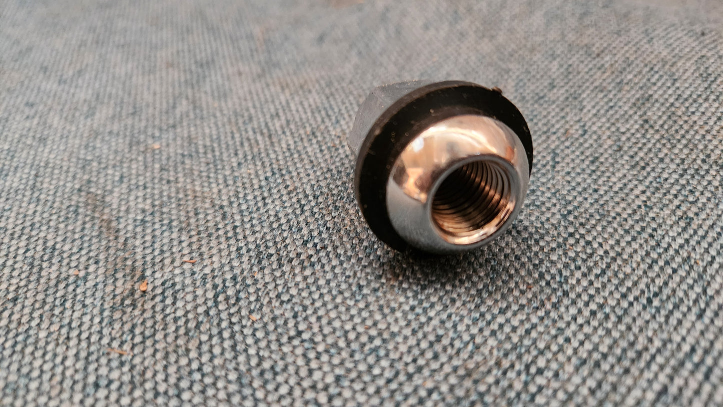 Rover MG 600 wheel nuts anu1072 Nos B3