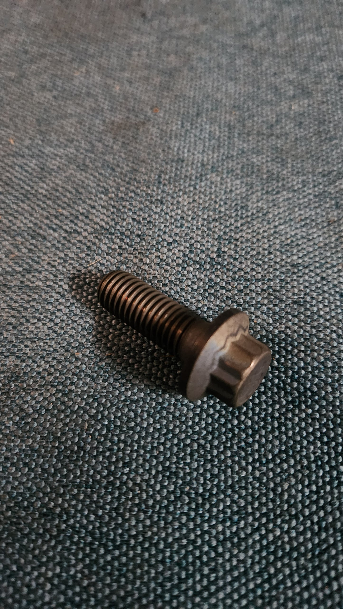 Zwölfkantschraube für Abgasturbolader T3/T4/PassatB2 32B/Santana 068145800C Nos I7