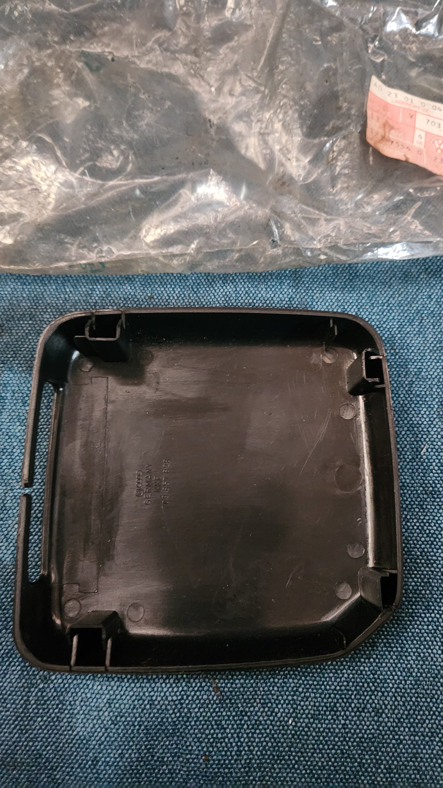 T4 Bus Gurtabdeckung 703857828 Nos G7