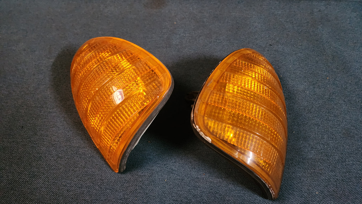 Mercedes W123 Blinker Vorne 32744r6 Gebraucht C4
