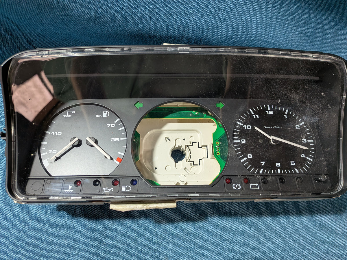 Tacho Gehäuse Passat B3/T4 Bus 357919033BN NOS C9