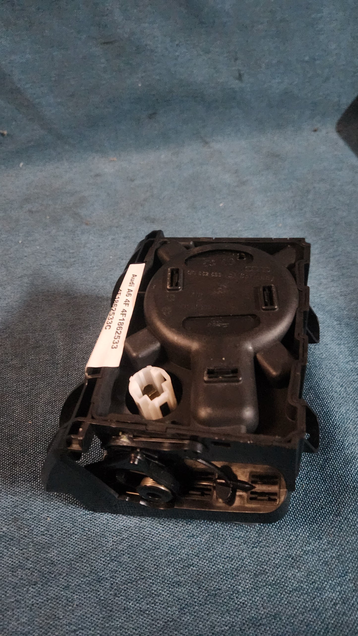 Audi A6 4F C6 Aschenbecher Getränkerhalter 4F1862533C Gebraucht D9