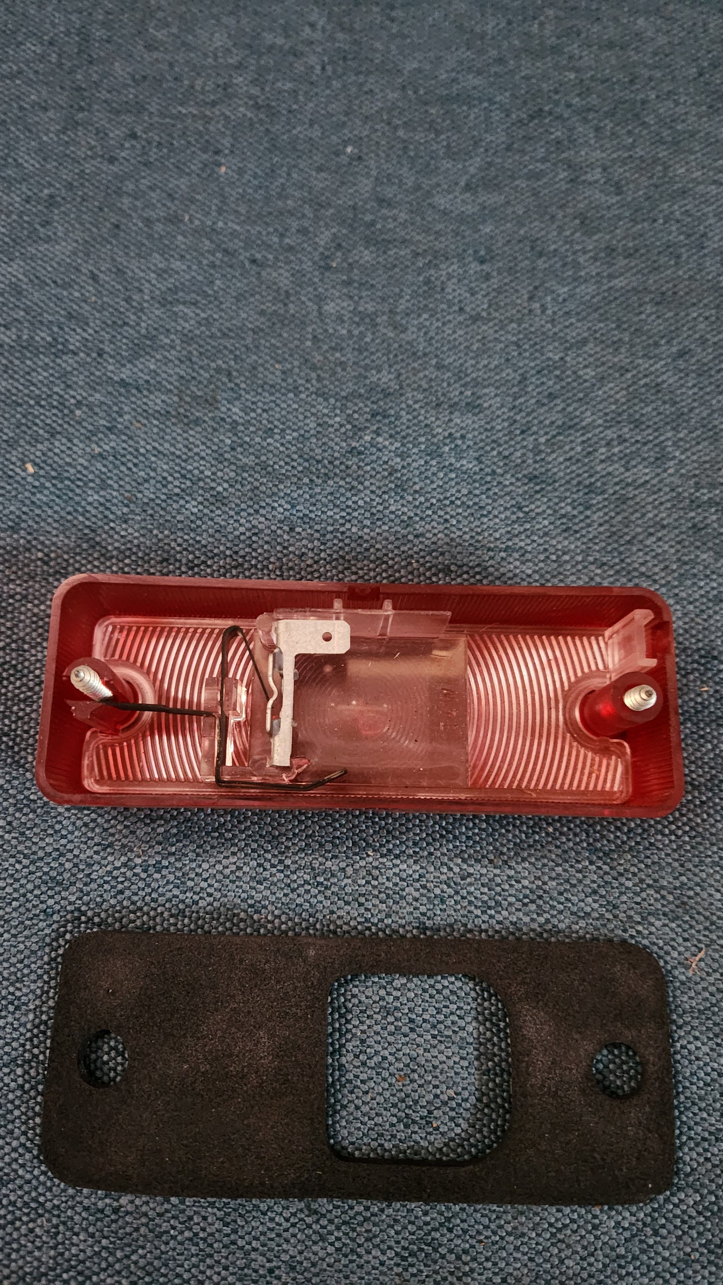 Hella Schlussleuchte 2TM003748011 Nos G2