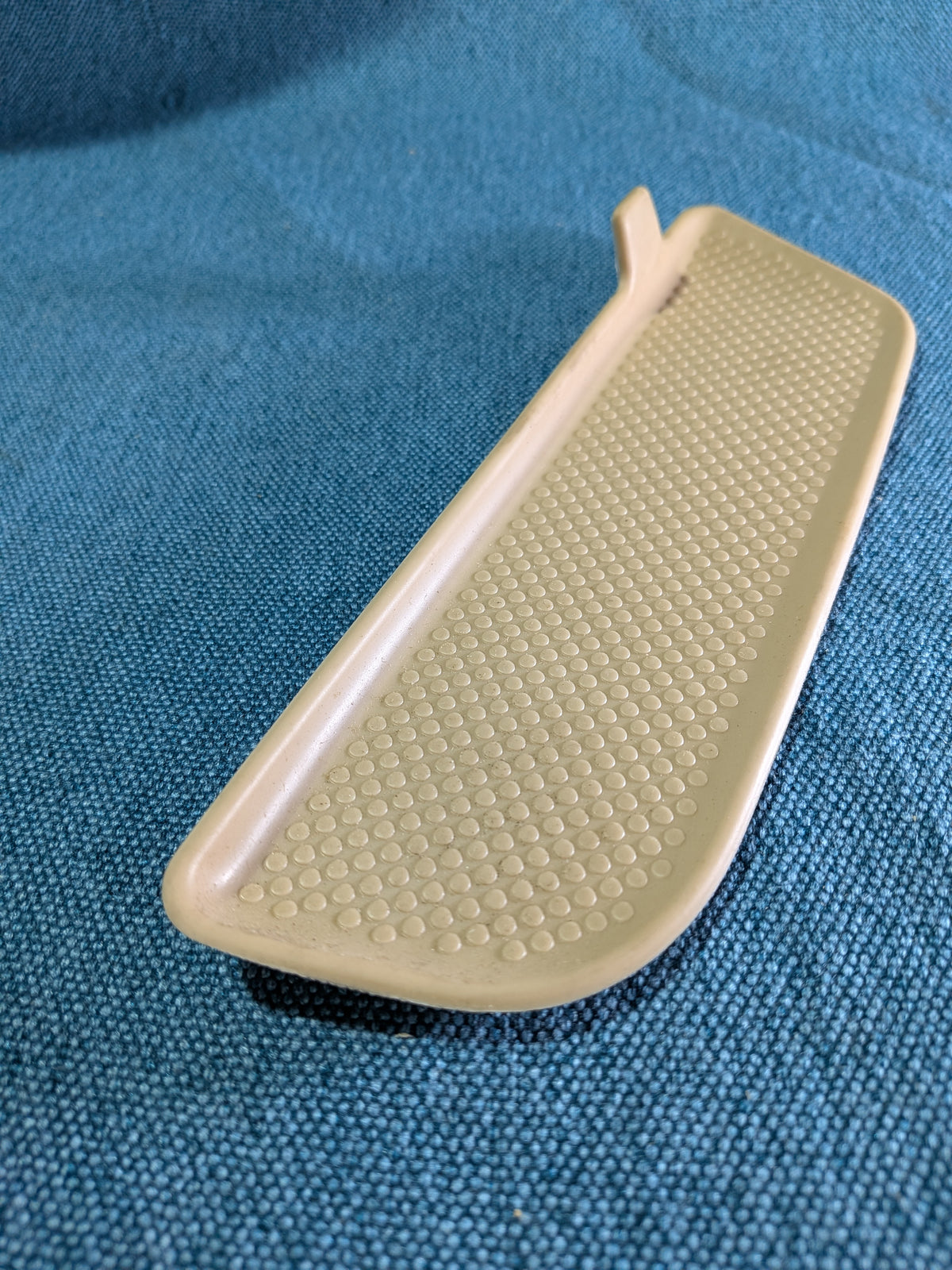 Gummi-Astellung Dier beige Passat/B6 3C4868145 7G8 NOS G1