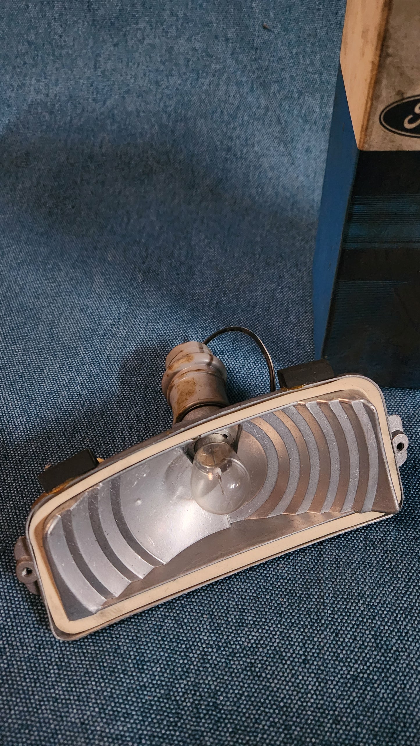 Ford Taunus Mk2 Blinker vorne 76BG13k342 Nos C6