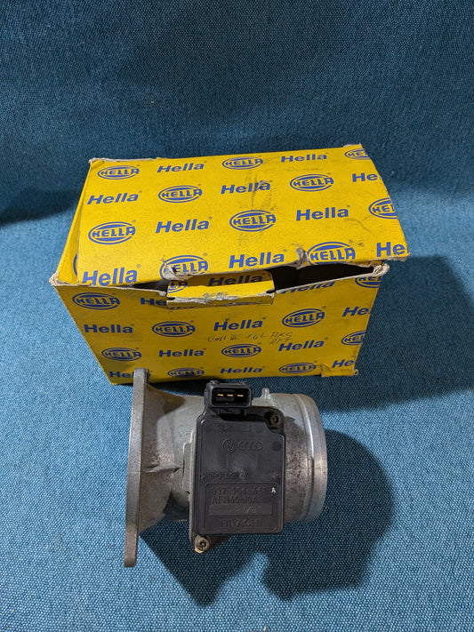 Mass Air Flow Sensor (MAF) Corrado/Golf 3/4/Vento/Cabrio/Passat B4/Polo 6N/Sharan/Audi A4 B5/A6 C4 037906461B Used A27