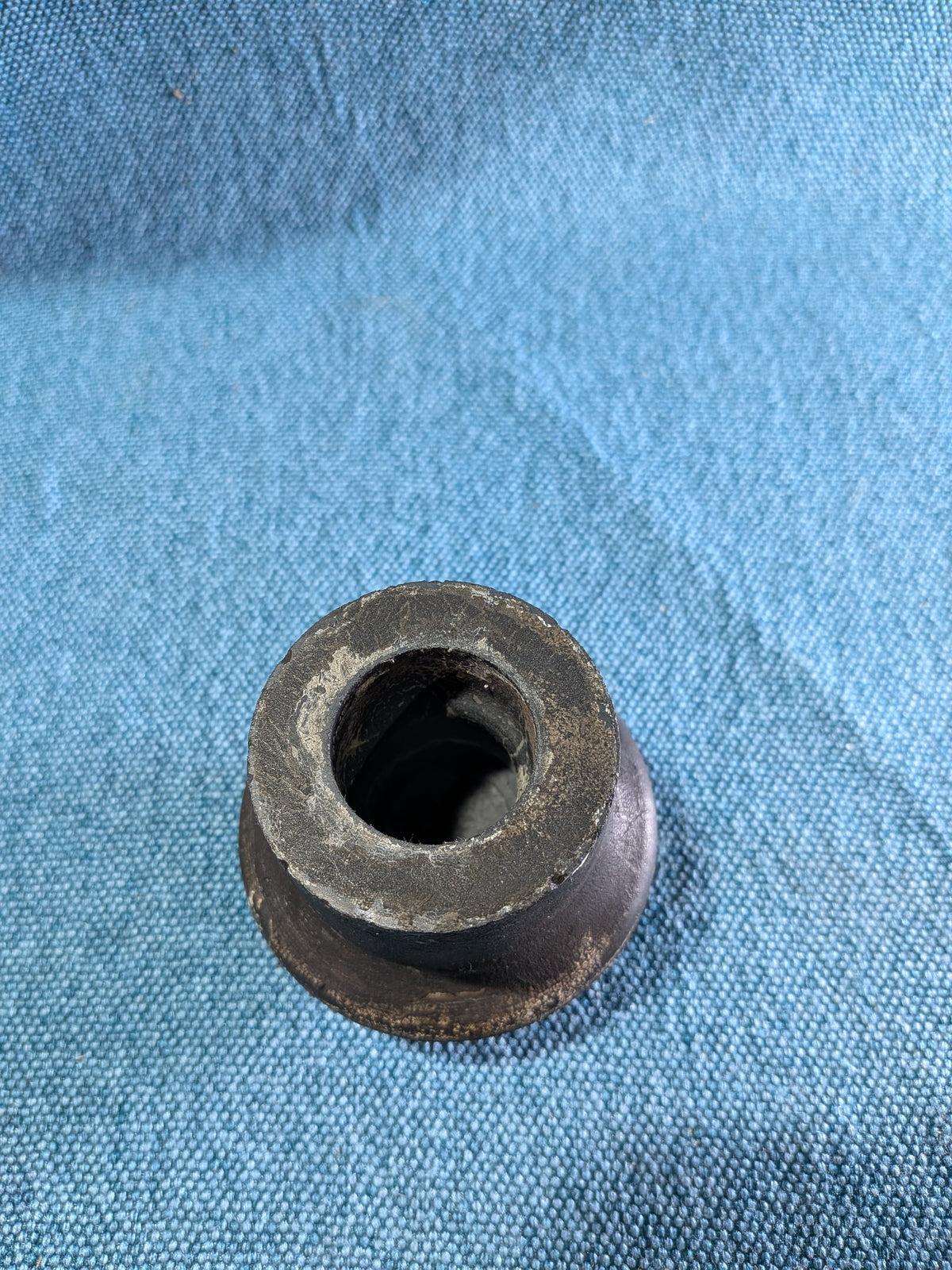 Motorlager Passat B2/Audi 80/90/B2/B3/B4/100/200/C2/C3 811199339B NOS B14