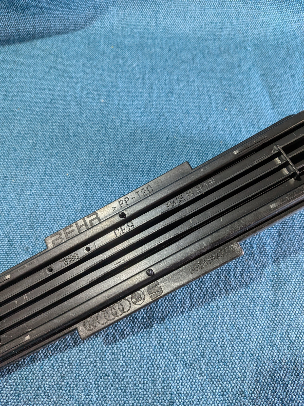 Abdeckung Pollenfilter Fox/Polo/9N/6R/Skoda Fabia/Seat Ibiza/Cordoba/Audi A1/A2 6Q0819422B NOS B21