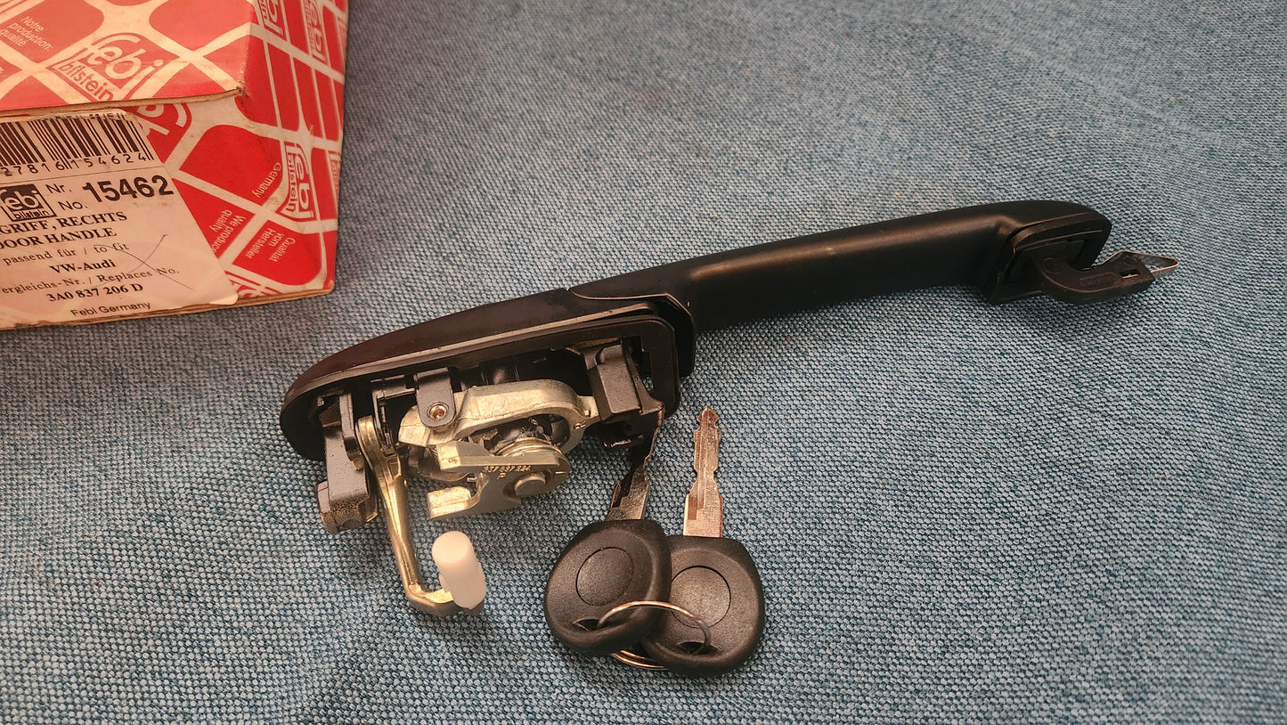 Passat 35I B4 door handle with key 3A0837206D New A1