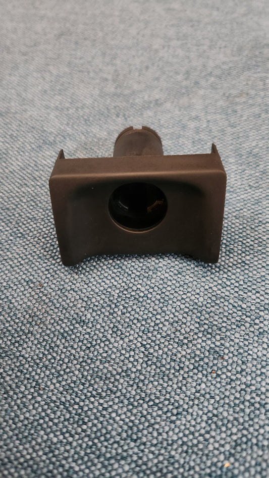 Drucktaste für Heckklappenschloss Jetta 2 165827581C NOS N5
