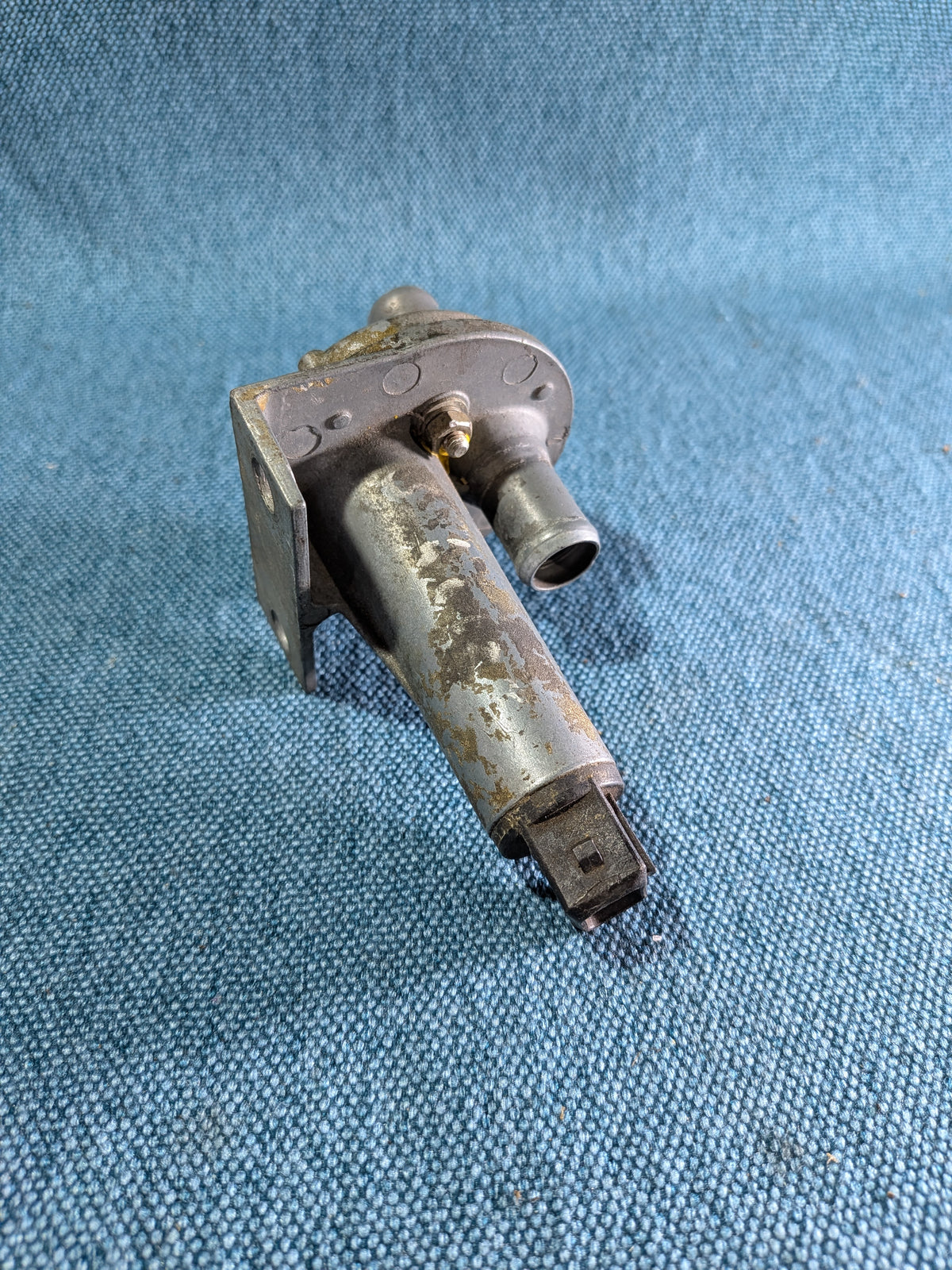 Zusatzluftschieber für KE Jetronic Golf/Jetta/1/2/Caddy14D/Passat/B2/B3/Scirocco 2/Santana/Audi 80/90/B1/B2/100/C3 049133453 Gebraucht B8