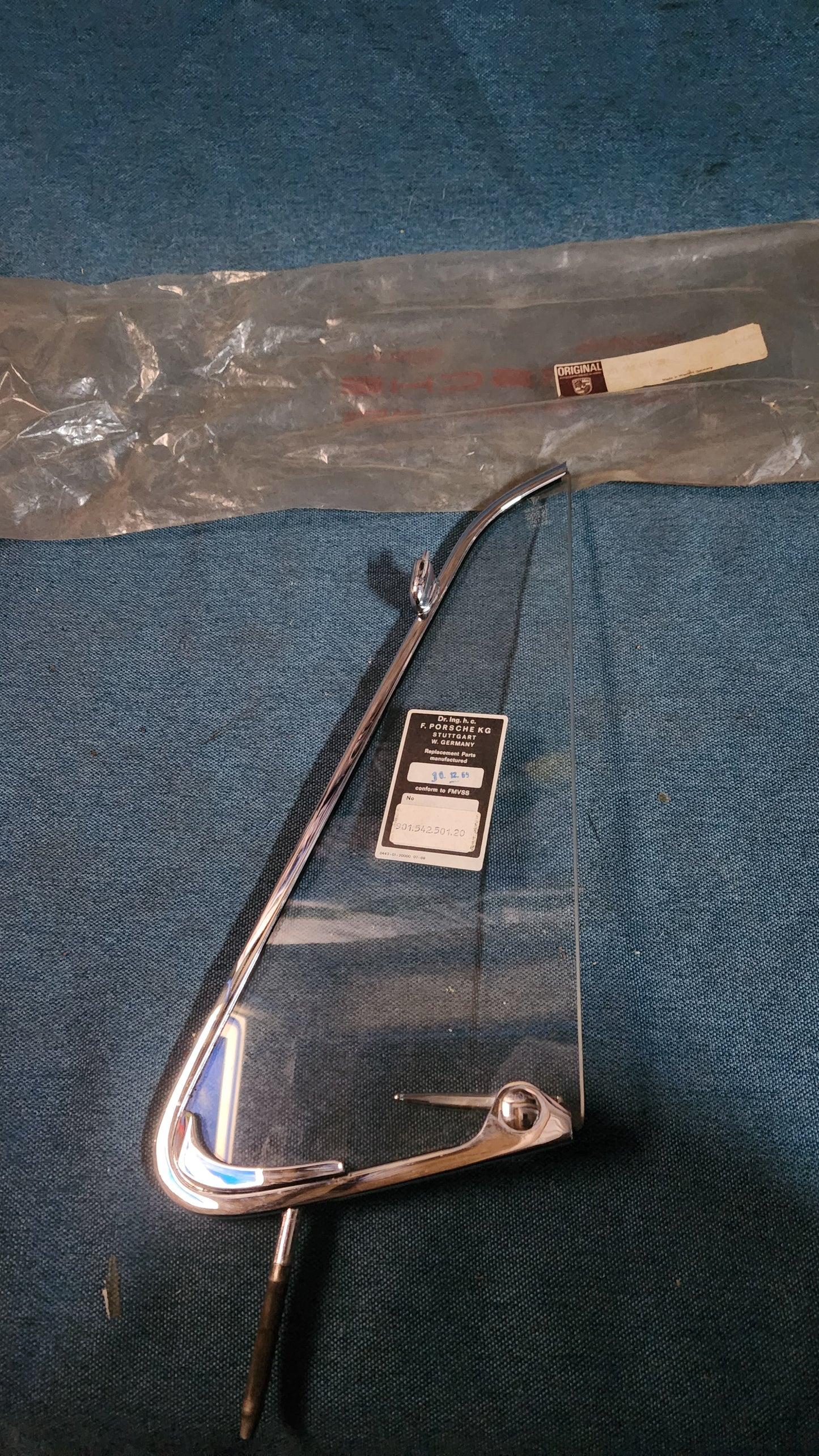 Porsche 911 Ausstellfenster Scheibe Seitenscheibe 90154205120 Nos E6